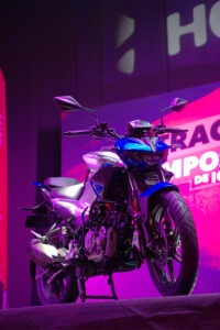 Hero lanza la nueva Hunk 125R