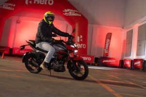 Hero lanza la nueva Hunk 125R